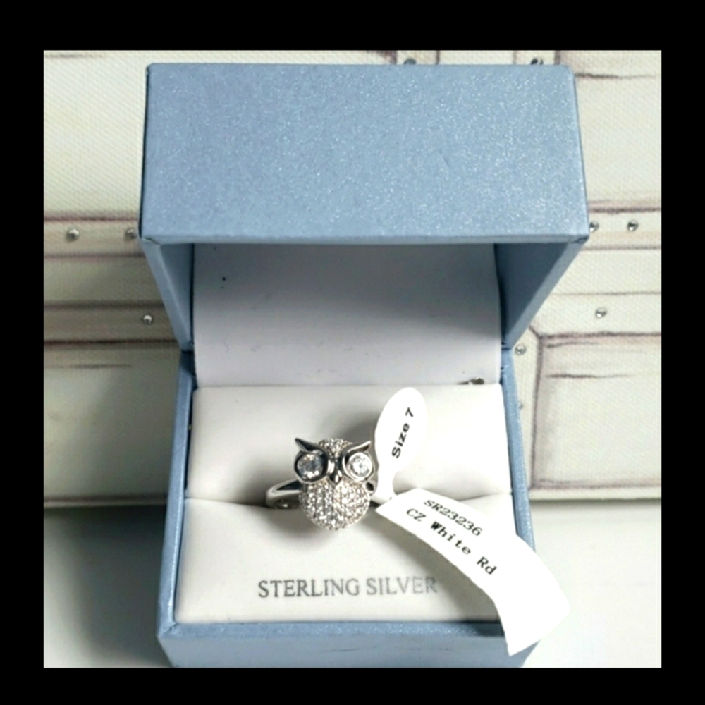 Ring 💍 #7 Sterling silver and zirconia, brand Ava Ro